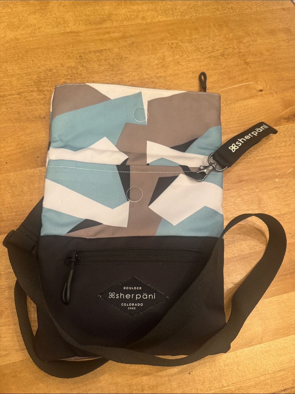 Sherpani Teal, Gray and White Geometric Crossbody Bag